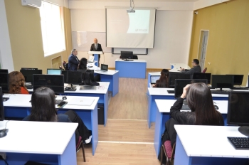 [red]Unicapital[/red]-ın Baş direktoru Odlar Yurdu Universitetində keçirilən seminarda - [red]ÇIXIŞ ETDİ[/red] | FED.az