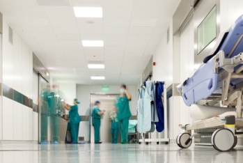 Bu il cərimələnən klinikaların sayı və cərimə səbəbləri məlum olub