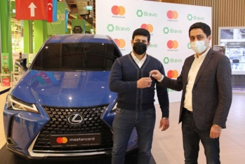 "Unibank" müştərisi lotereyada -[red] "Lexus" Avtomobili Qazanıb[/red] | FED.az