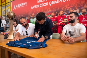 İkiqat qitə çempionları sponsor və azarkeşləri ilə görüşüblər - [red]FOTOLAR[/red] | FED.az