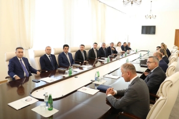 Anar Bayramov Səhiyyə Nazirliyinin kollektivinə təqdim olunub | FED.az