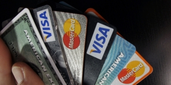 Kredit kartlarını atıb, maaş kartları alırlar – SAYLARI AÇIQLANDI