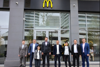 “McDonald’s Azərbaycan” dünya çempionu olan gənc karateçini dəstəklədi - FOTOLAR