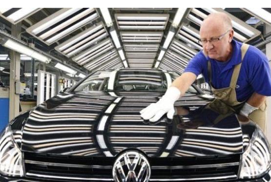 “Volkswagen” bir milyard avro cərimələndi