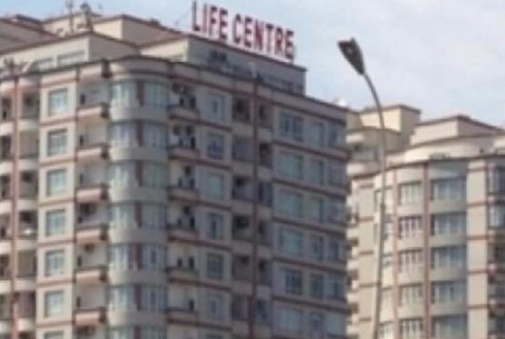 В Баку закрылся торговый центр Baku Life Center