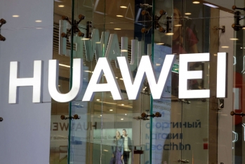 «Huawei»in mənfəəti 70% azalıb