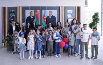 Neftçi övladları öz bayram günlərini valideynlərinin peşələri ilə tanış olmaqla keçiriblər - [red]FOTOLAR[/red] | FED.az