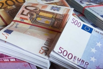 Ukrayna tarixdə ilk dəfə korrupsionerlərin ölkədən çıxardığı pulları geri qaytarıb