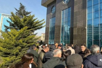 Müxtəlif rayonlarından olan stomatoloqlar TƏBİB-in qərarına etiraz edir