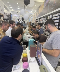 Bakıda iPhone 18 Pro üçün gecə yarısı izdiham – FOTOLAR | FED.az