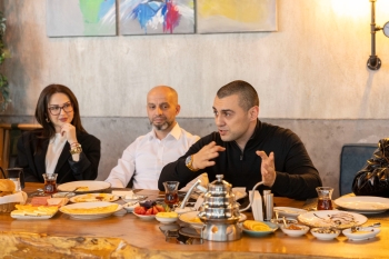 Expressbank “Sahibkarlar Günü” münasibətilə sahibkarlarla -[red] GÖRÜŞ KEÇİRİB[/red] | FED.az