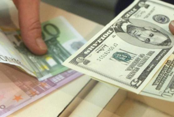 Türkiyədə dollar ucuzlaşdı - 6 LİRƏYƏ YAXINLAŞIR