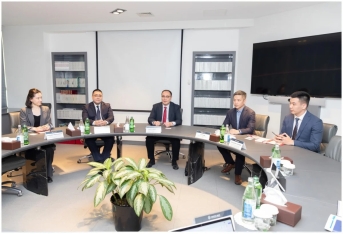 AMB Çinin Sənaye və Ticarət Bankı ilə biznes layihələrinin maliyyələşdirilməsini müzakirə edib | FED.az