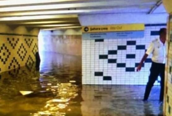 Yağış suları metroya da doldu - VİDEO