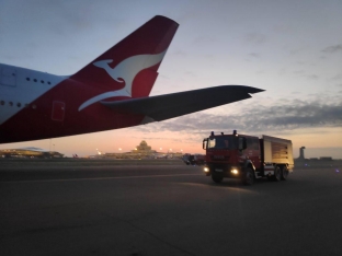 “Qantas Airways” aviaşirkətinin təyyarəsi Bakıya qəza enişi edib - FOTO | FED.az