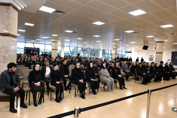 Bakı Aeroportunda qəzada həlak olan ekipaj üzvlərinin vida mərasimi keçirilir | FED.az