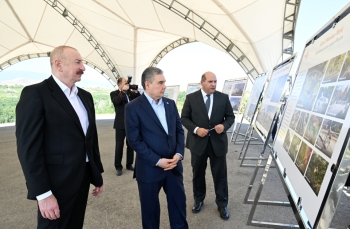 İlham Əliyev və Qurbanqulu Berdiməhəmmədov Füzuli şəhərinin dağıdılmış yerlərinə baxıblar | FED.az