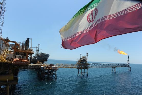 İran ilk dəfə nefti birjada satışa təqdim edib