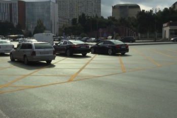 Azərbaycanda sürətlə artan avtomobil parkı niyə yaşlıdır? - VİDEO