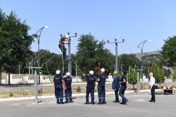 "Yeni nəsil energetiklər: Şəbəkənin memarları" Ümumrespublika Yarışının 4-cü regional turu keçirilib | FED.az