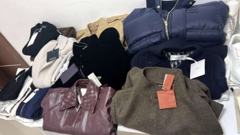 276 min manatlıq brend malları şəxsi istifadə adiyla ölkəyə gətirmək istədi - SAXLANILDI | FED.az