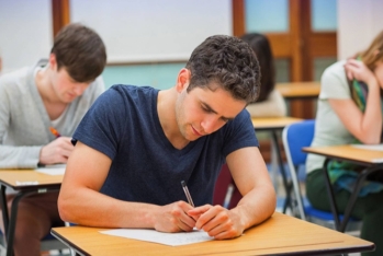 Azərbaycanda universitet təhsil haqqını - ARTIRIR - YENI QİYMƏT