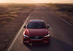 Volvo şirkəti  S60 sedanı - TƏQDİM EDİB | FED.az