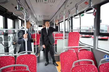 İlham Əliyev “BakuBus”un Gəncə Avtoparkının açılışında iştirak edib - FOTOLAR | FED.az