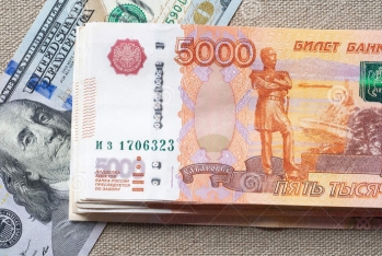 Rusiya Mərkəzi Bankı dolların rəsmi məzənnəsini 11 rubldan çox - ARTIRDI