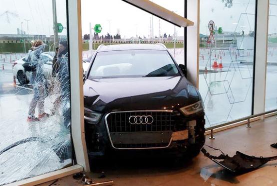 Bakıda “Audi” avtomobili "Bravo"ya girdi 