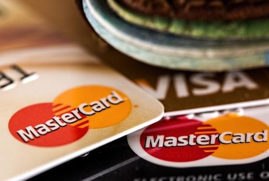 "MasterCard" loqotipini dəyişir - VİDEO