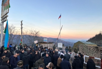 Rusiya sülhməramlılarının müvəqqəti yerləşdirildiyi zonada etiraz aksiyasının üçüncü günü - FOTO