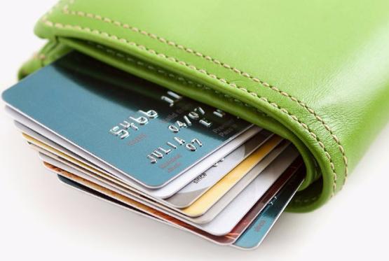 Banklar kredit kartı olanlardan əlavə vəsait tələb edir