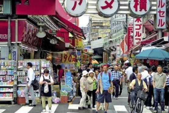 Yaponiyada xarici mallar ucuz satılacaq
