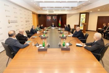 Mərkəzi Bankda ekspertlərlə makroiqtisadi proseslər müzakirə edilib - FOTOLAR